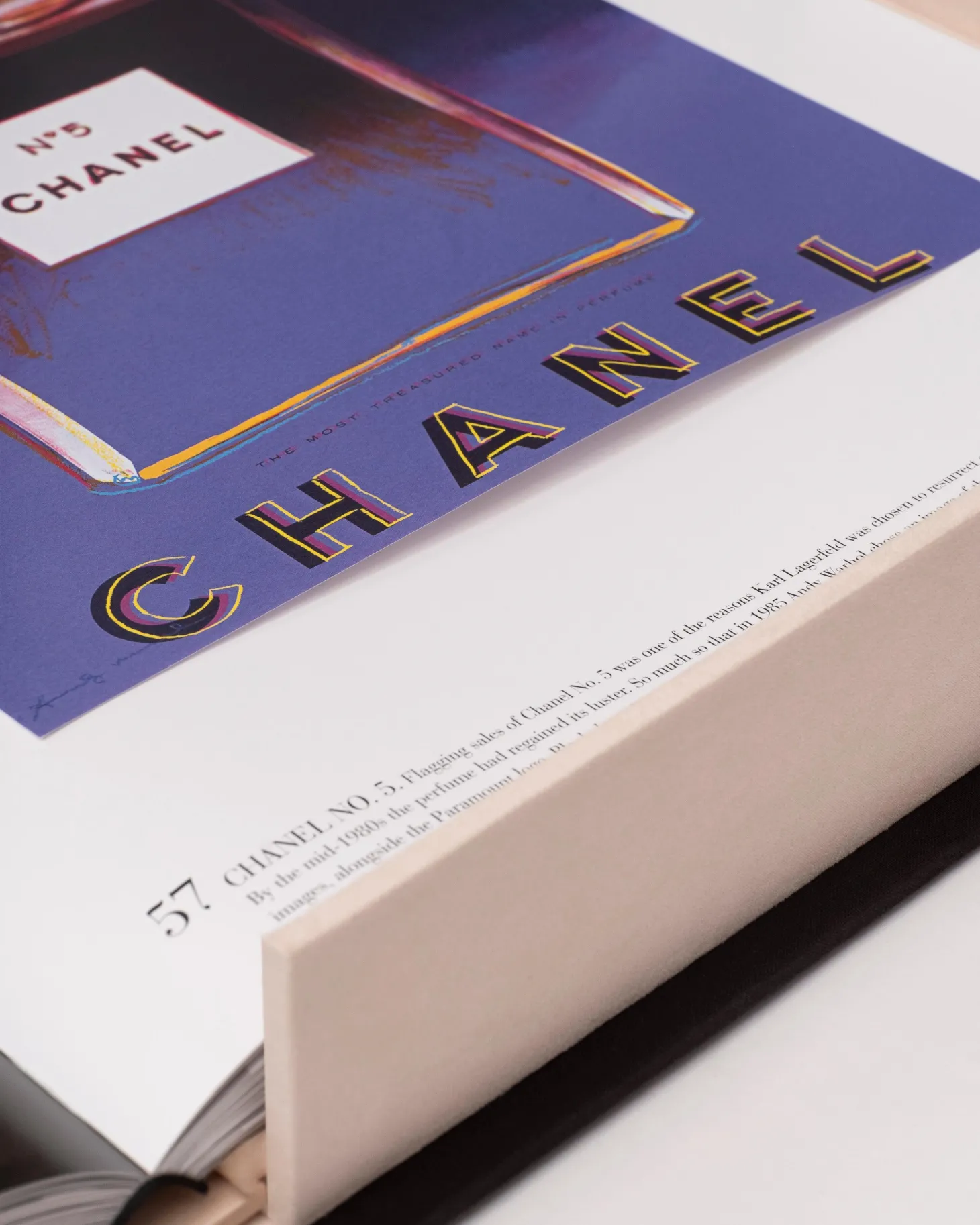 ASSOULINE Iconic Brands|Fashion|Chanel: The Impossible Collection