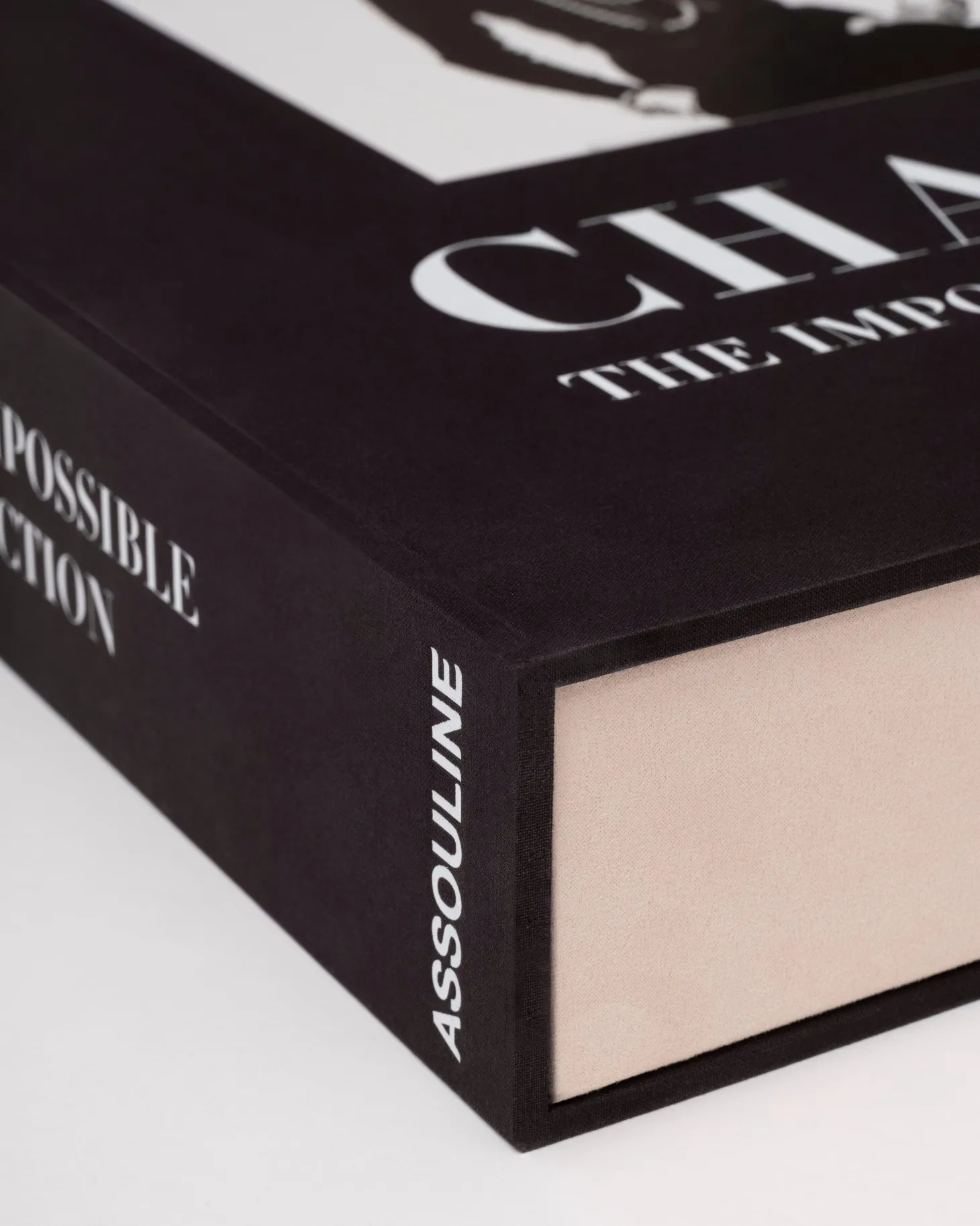 ASSOULINE Iconic Brands|Fashion|Chanel: The Impossible Collection